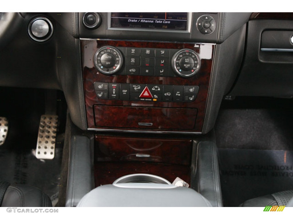 2010 Mercedes-Benz ML 63 AMG 4Matic Controls Photos