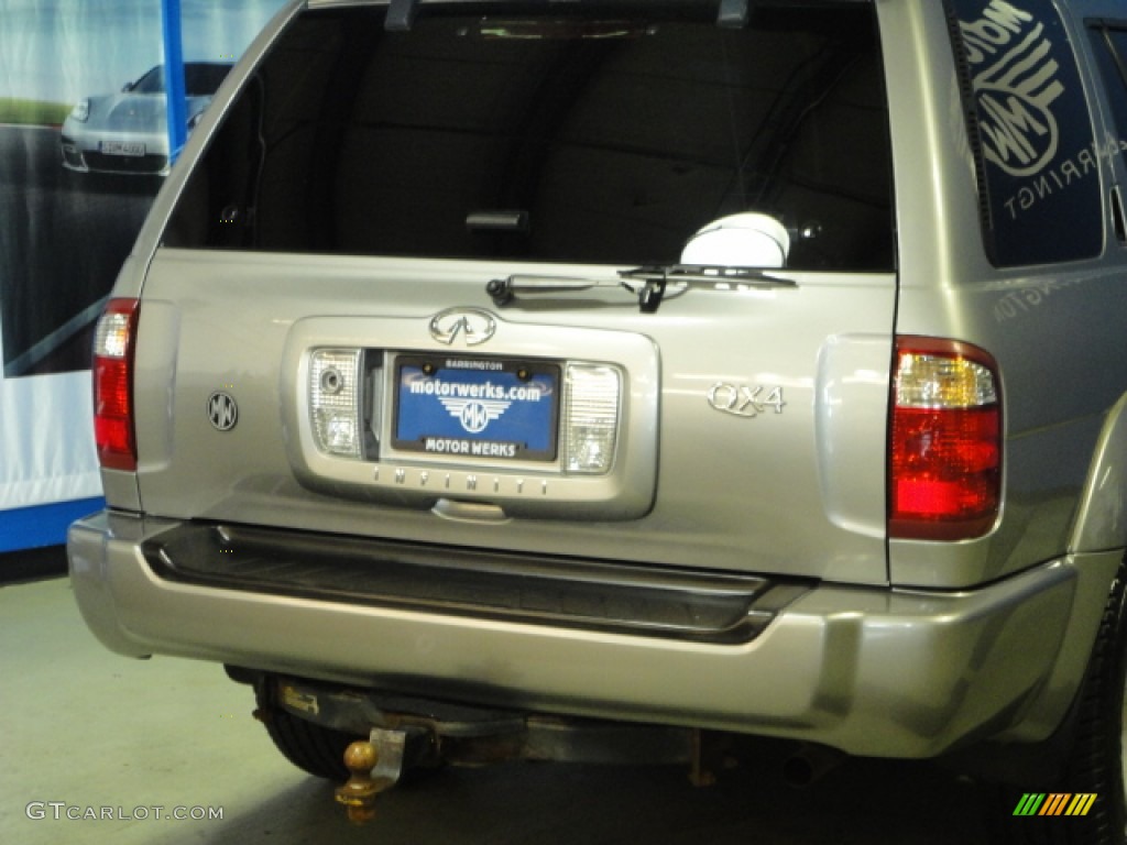 2001 QX4 4x4 - Titanium Metallic / Stone Beige photo #8