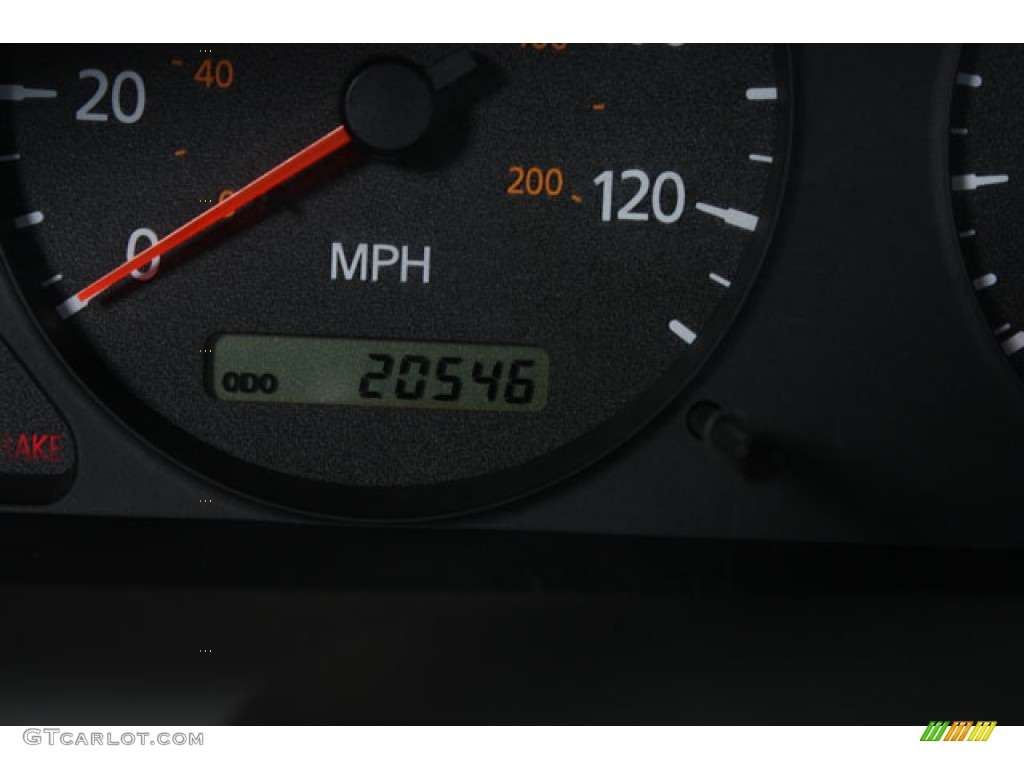 2004 Sentra 1.8 S - Molten Silver / Charcoal photo #24