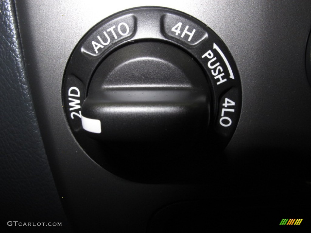 2009 Nissan Armada SE 4WD Controls Photos