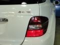 Arctic White - ML 350 4Matic Photo No. 11