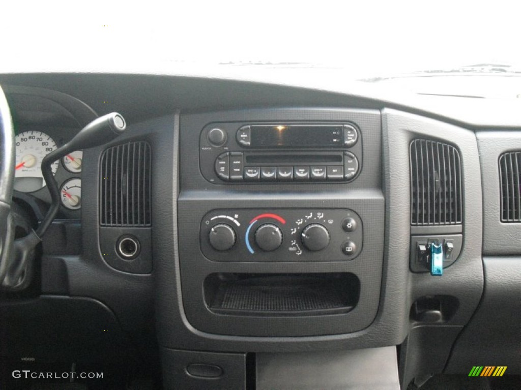 2002 Ram 1500 SLT Quad Cab 4x4 - Bright White / Dark Slate Gray photo #40