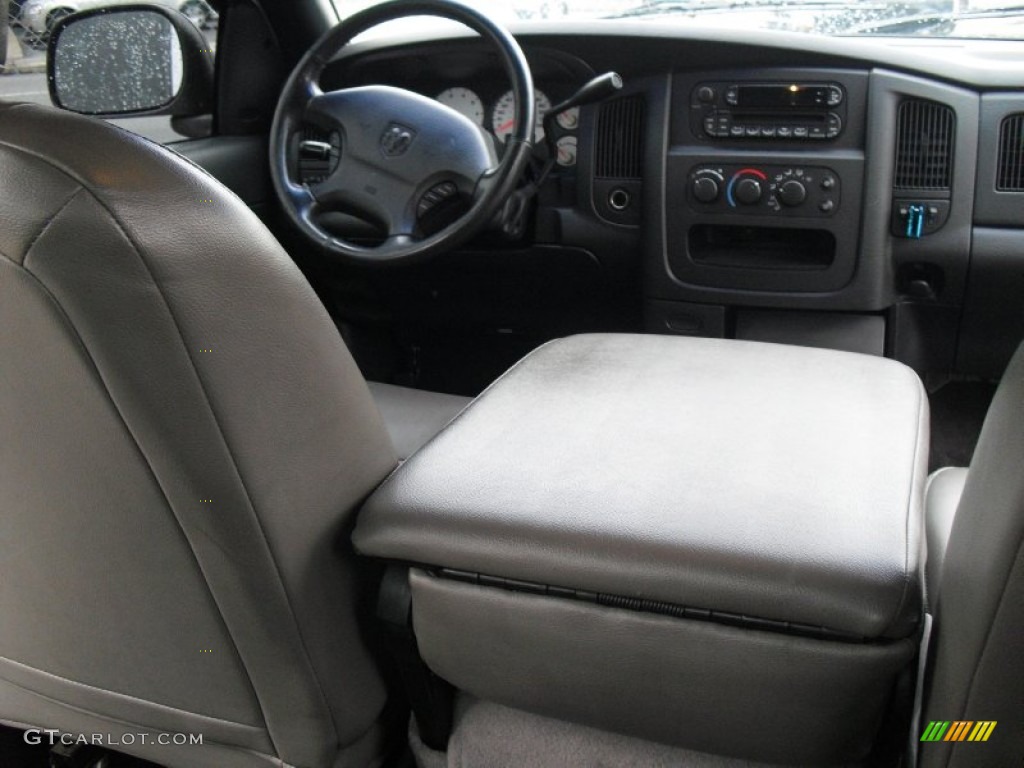 2002 Ram 1500 SLT Quad Cab 4x4 - Bright White / Dark Slate Gray photo #44