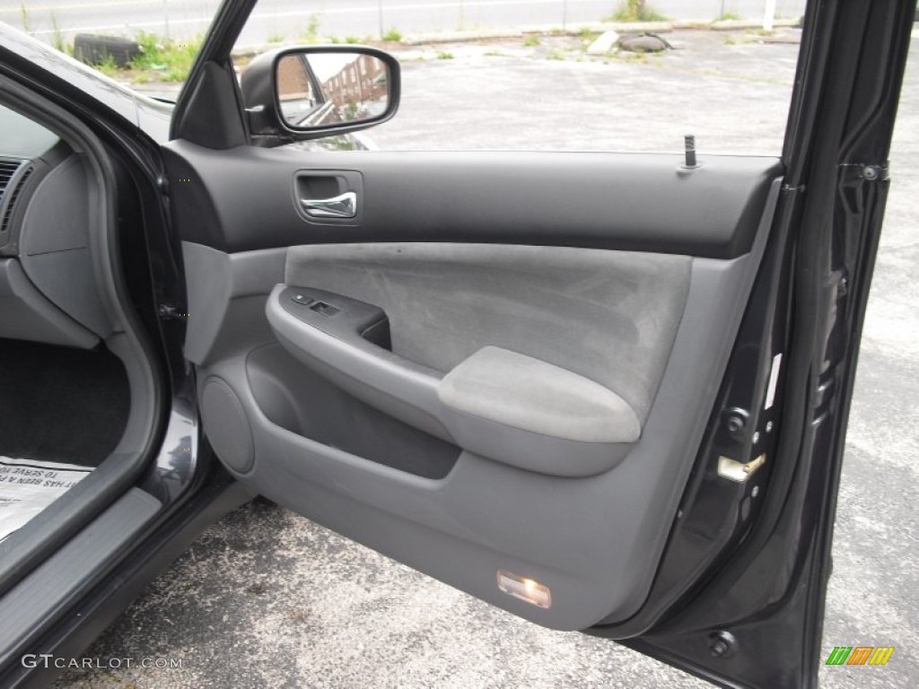2004 Accord LX Sedan - Graphite Pearl / Gray photo #30