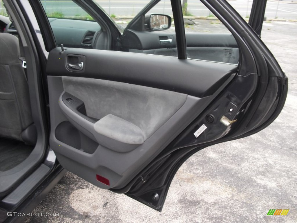 2004 Accord LX Sedan - Graphite Pearl / Gray photo #31