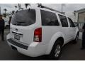 Avalanche White - Pathfinder SE Photo No. 3