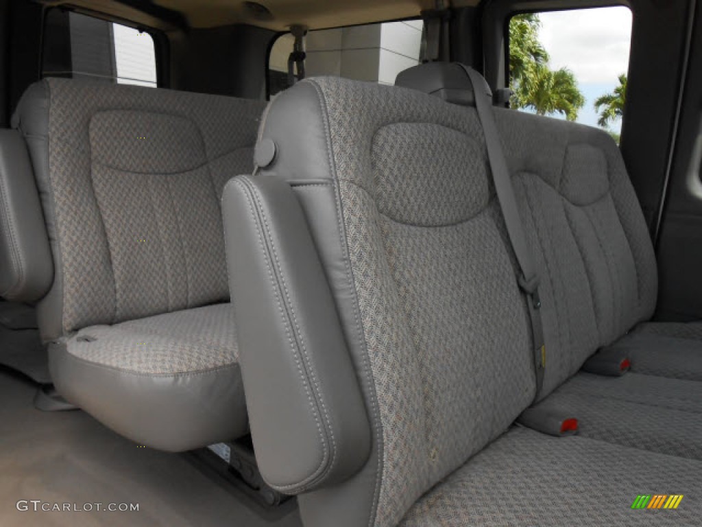 2004 GMC Savana Van 1500 AWD Passenger Interior Color Photos