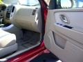 Vivid Red Metallic - Mariner Convenience Photo No. 17
