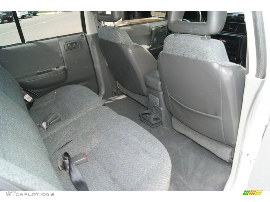 1998 Isuzu Rodeo S 4WD Rear Seat Photos