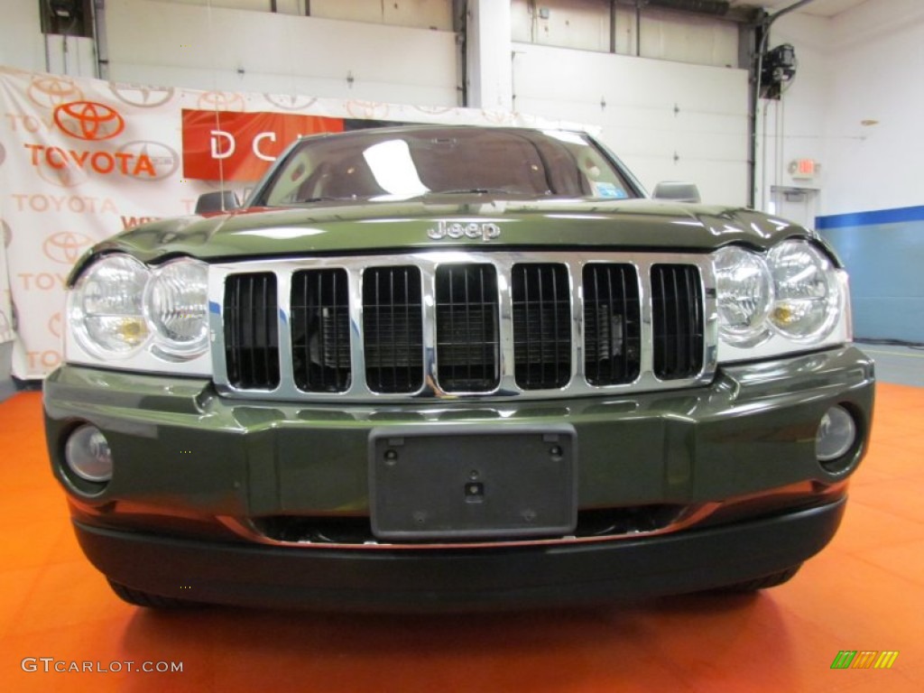 2006 Grand Cherokee Limited 4x4 - Jeep Green Metallic / Dark Khaki/Light Graystone photo #2