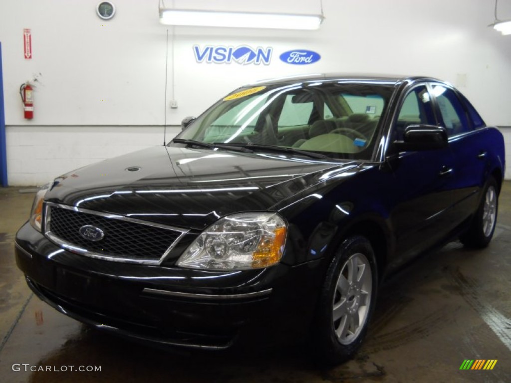 2005 Five Hundred SE - Black / Pebble Beige photo #1