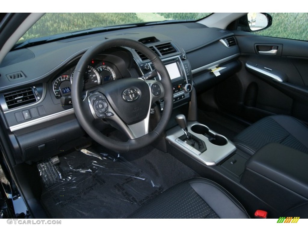 2012 Camry SE - Attitude Black Metallic / Black photo #4