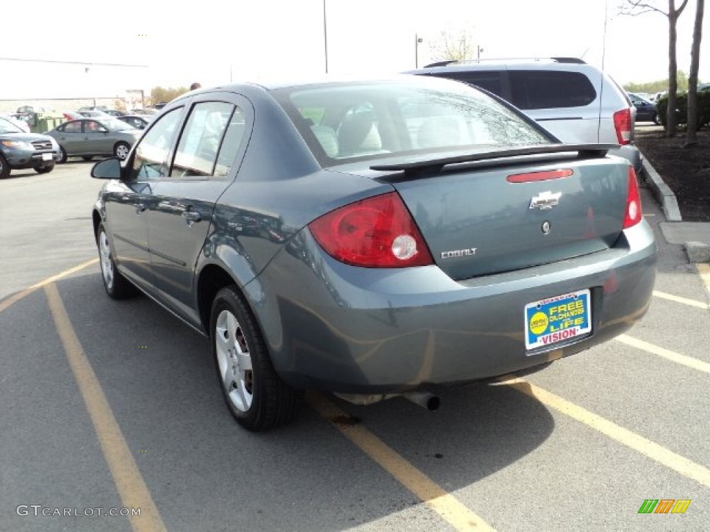 2005 Cobalt Sedan - Blue Granite Metallic / Gray photo #7