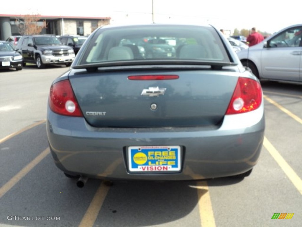 2005 Cobalt Sedan - Blue Granite Metallic / Gray photo #8