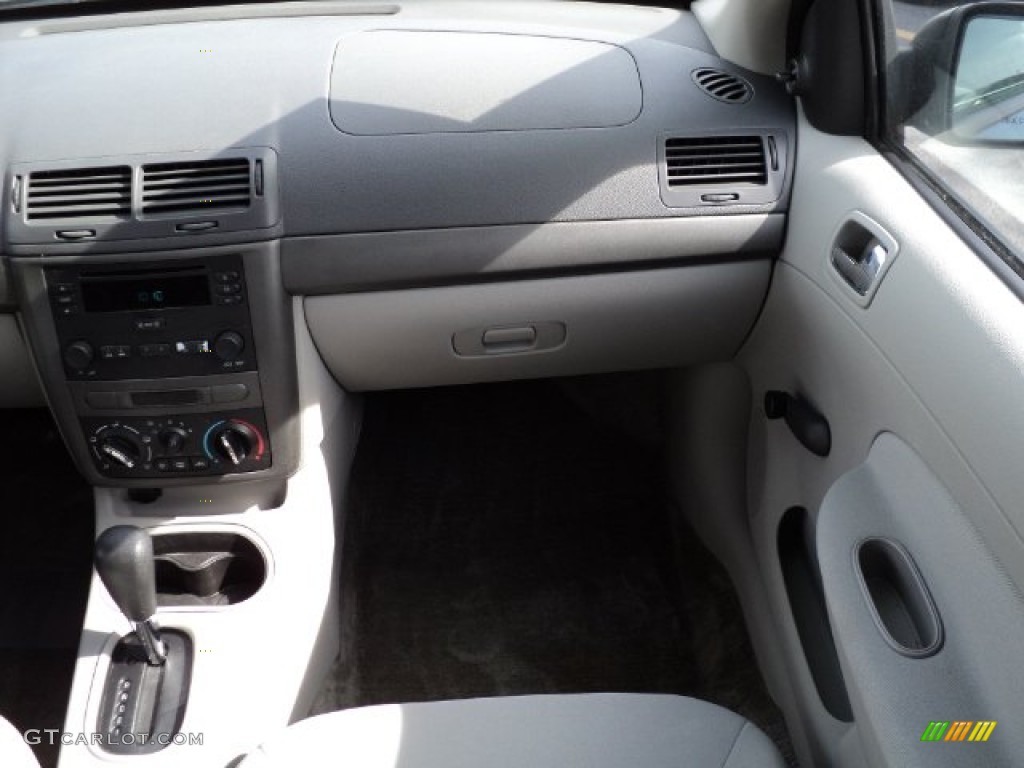 2005 Cobalt Sedan - Blue Granite Metallic / Gray photo #25