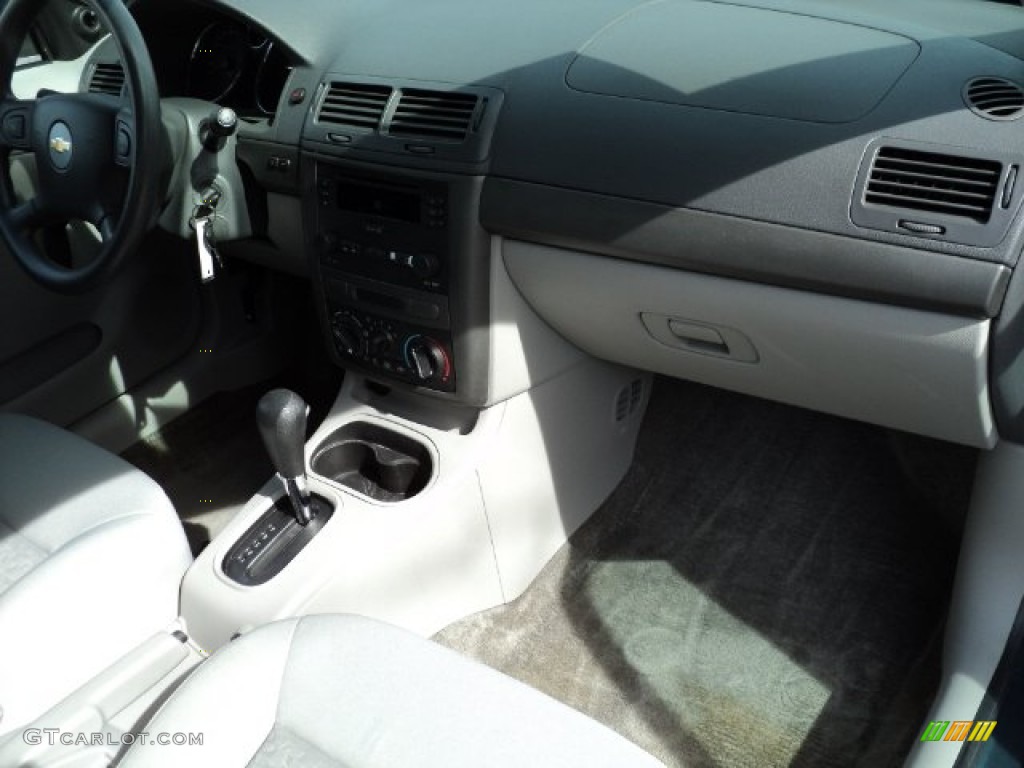 2005 Cobalt Sedan - Blue Granite Metallic / Gray photo #29