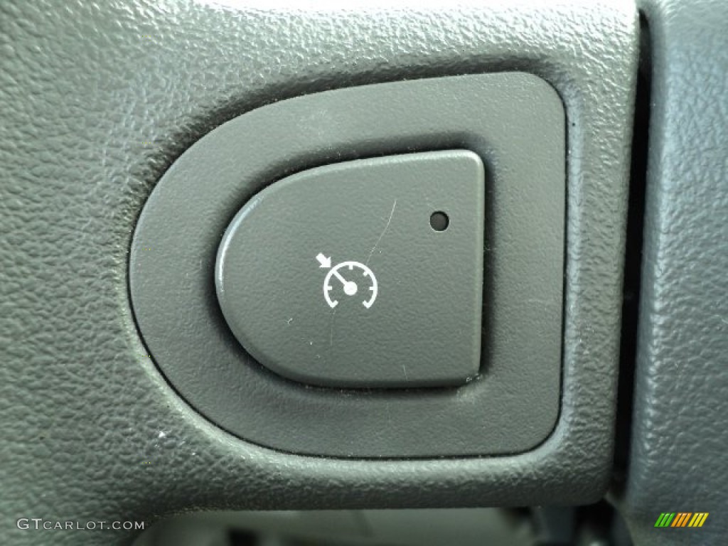 2005 Cobalt Sedan - Blue Granite Metallic / Gray photo #33