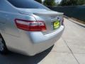 Titanium Metallic - Camry XLE Photo No. 22