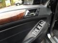 Black - ML 350 4Matic Photo No. 11