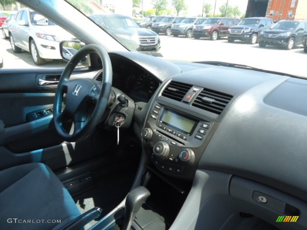 2007 Accord Value Package Sedan - Alabaster Silver Metallic / Gray photo #7