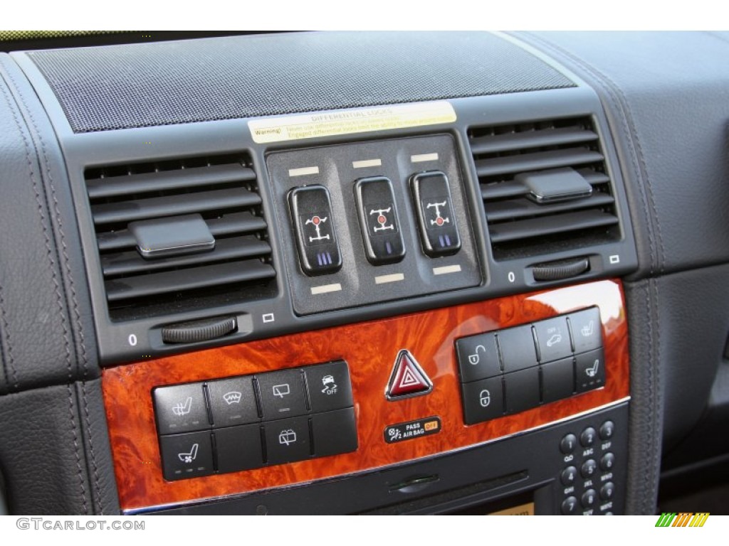 2011 Mercedes-Benz G 55 AMG Controls Photo #64783062
