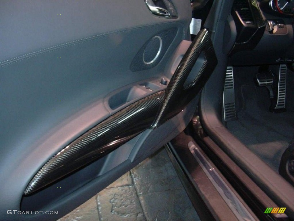 2010 R8 5.2 FSI quattro - Phantom Black Pearl Effect / Fine Nappa Black Leather photo #6