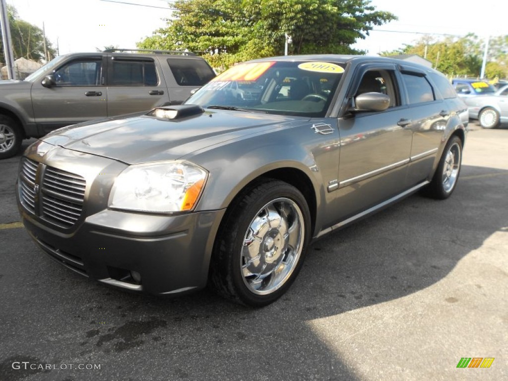 2005 Magnum R/T - Mineral Gray Metallic / Dark Slate Gray/Medium Slate Gray photo #3