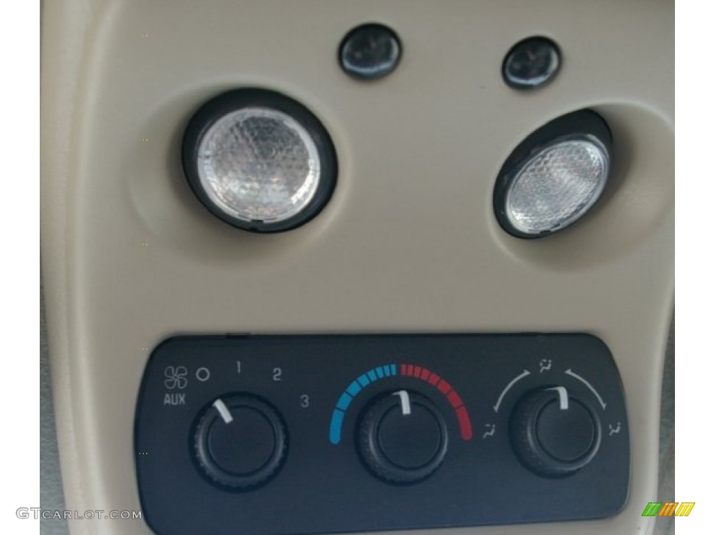 2003 Suburban 1500 LS 4x4 - Light Pewter Metallic / Gray/Dark Charcoal photo #5