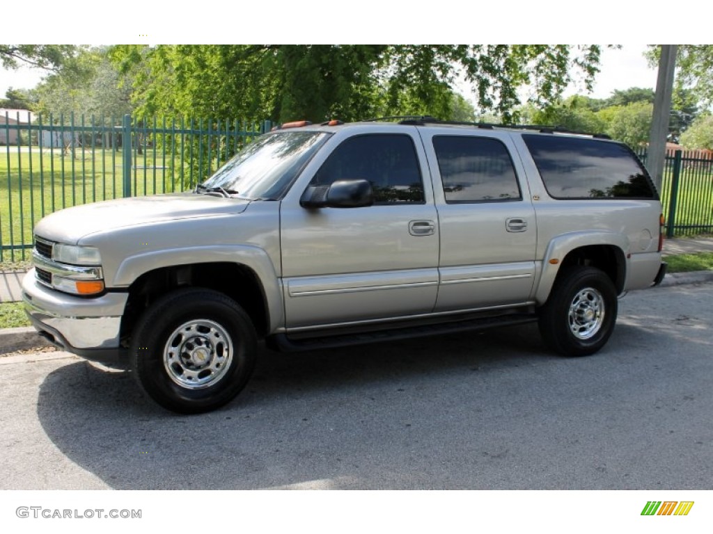 2004 Suburban K2500 LT 4x4 - Sandalwood Metallic / Gray/Dark Charcoal photo #3