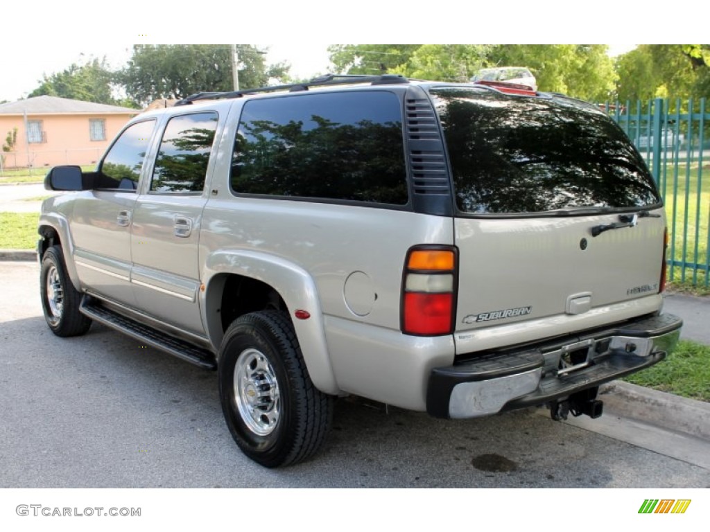 2004 Suburban K2500 LT 4x4 - Sandalwood Metallic / Gray/Dark Charcoal photo #9