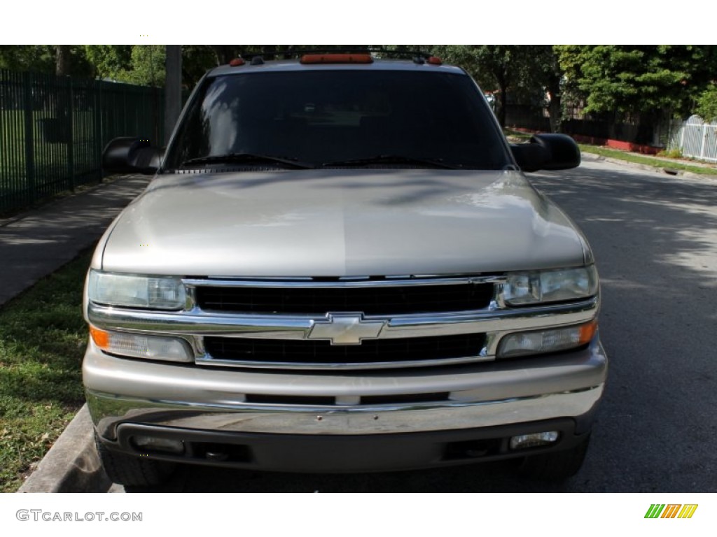 2004 Suburban K2500 LT 4x4 - Sandalwood Metallic / Gray/Dark Charcoal photo #11