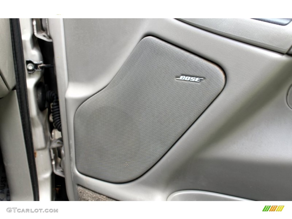 2004 Suburban K2500 LT 4x4 - Sandalwood Metallic / Gray/Dark Charcoal photo #32