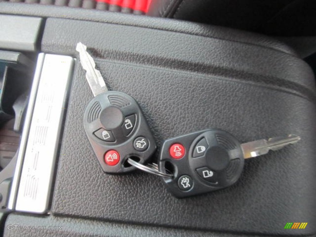 2010 Ford Mustang Shelby GT500 Coupe Keys Photos