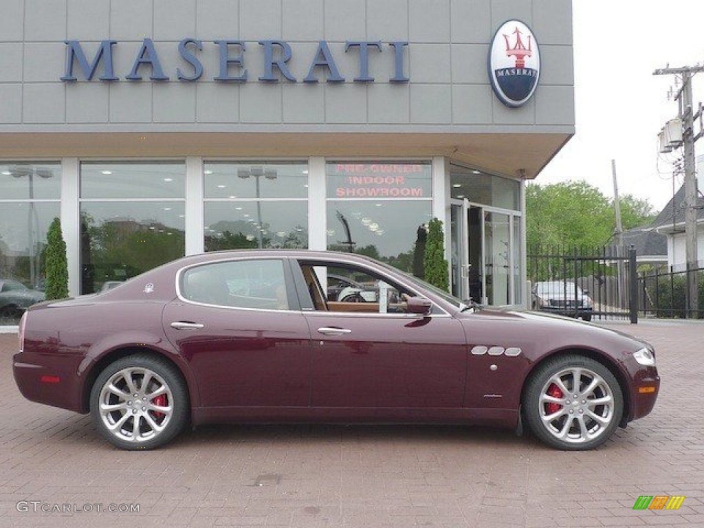 Bordeaux Pontevecchio (Dark Red Metallic) Maserati Quattroporte