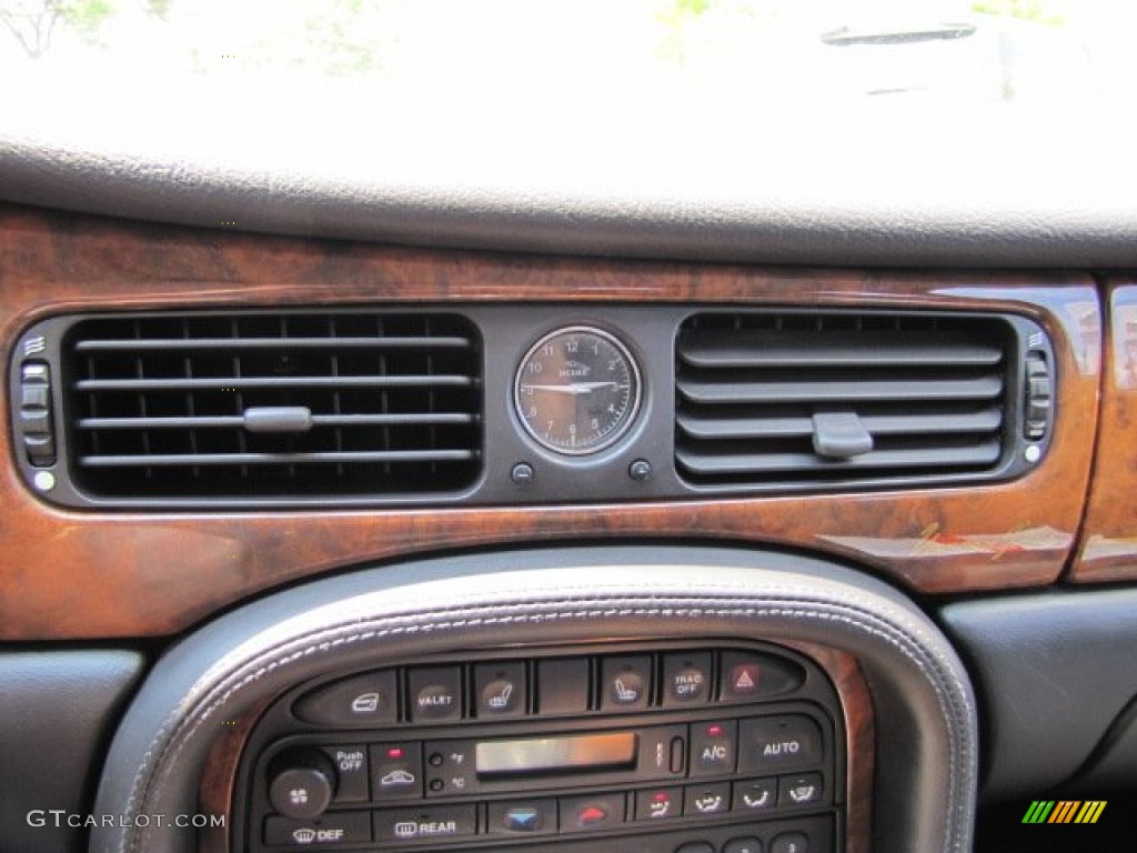 2001 XJ Vanden Plas Supercharged - Black / Charcoal photo #18