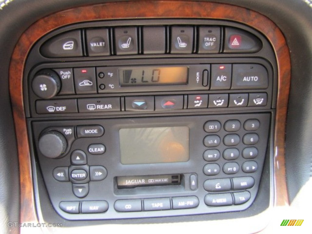 2001 Jaguar XJ Vanden Plas Supercharged Controls Photo #64793019