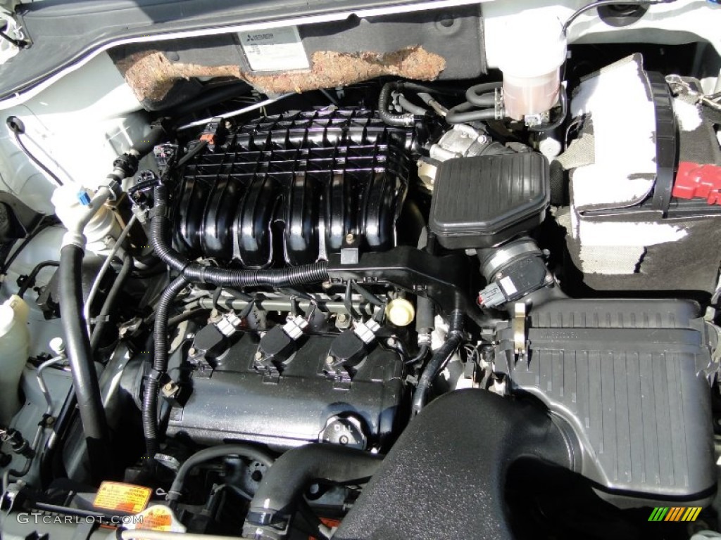 2004 Mitsubishi Endeavor Limited Engine Photos