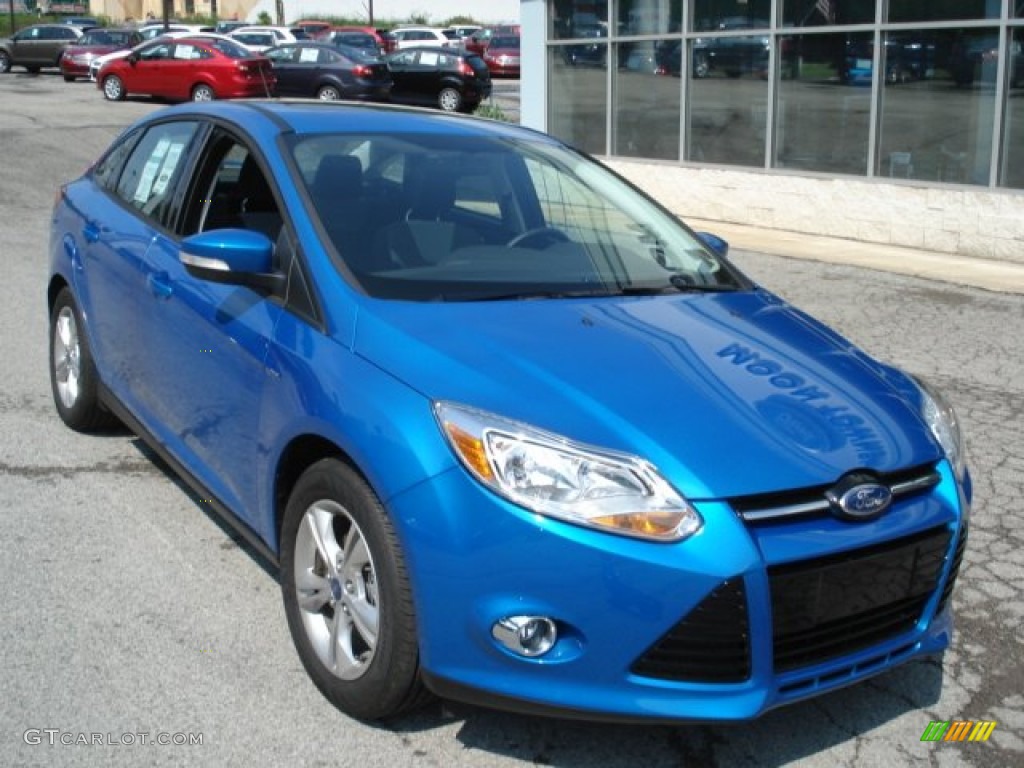 2012 Focus SE Sport Sedan - Blue Candy Metallic / Two-Tone Sport photo #2