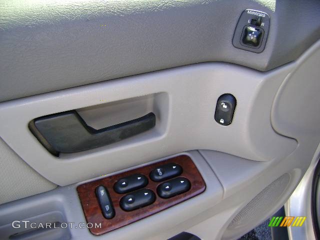 2004 Sable LS Premium Sedan - Silver Frost Metallic / Medium Graphite photo #16