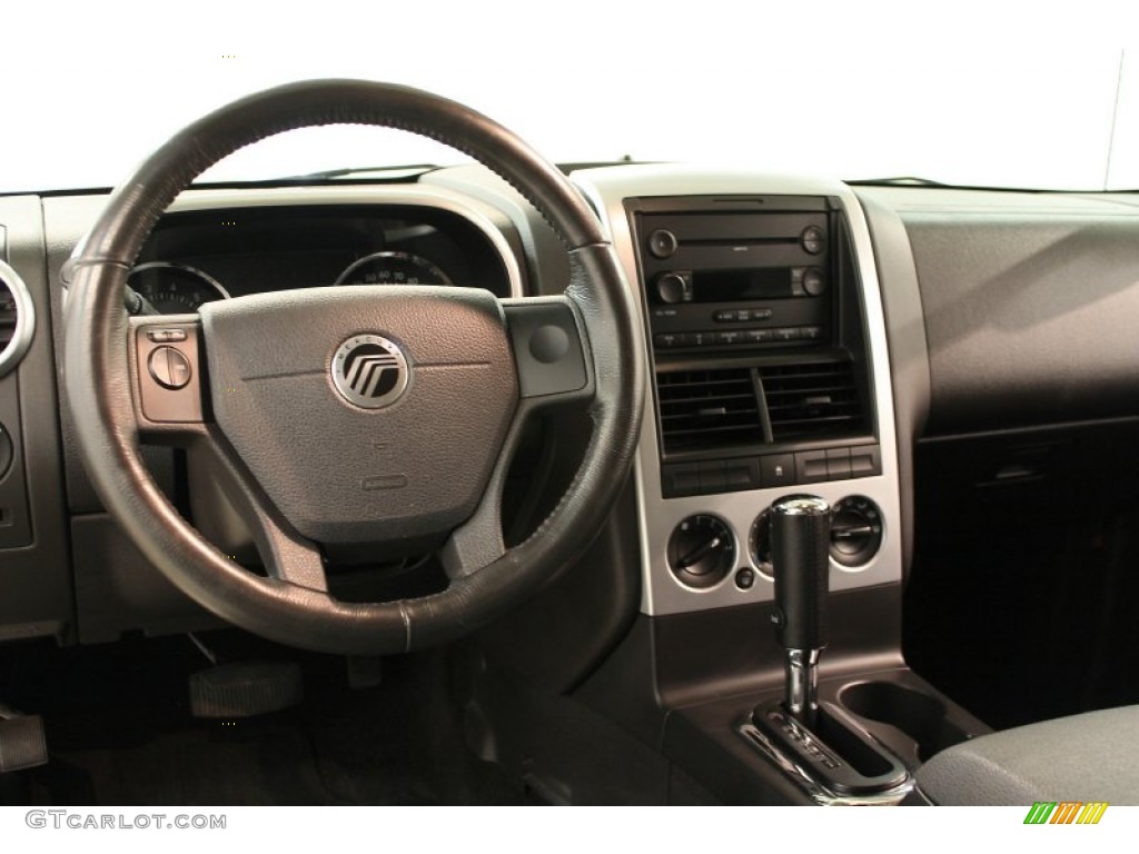 2006 Mercury Mountaineer Convenience AWD Charcoal Black Dashboard Photo #64798716