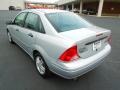 2001 CD Silver Metallic Ford Focus SE Sedan  photo #5
