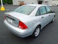 2001 CD Silver Metallic Ford Focus SE Sedan  photo #6