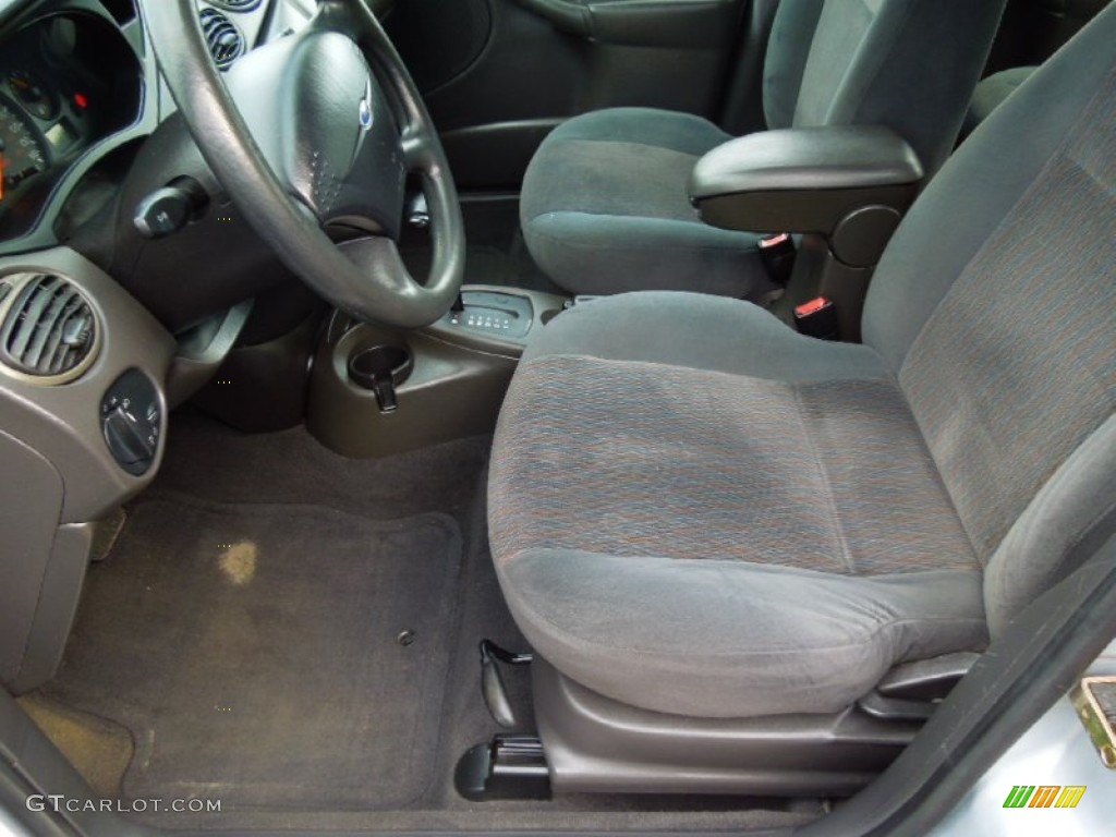 2001 Focus SE Sedan - CD Silver Metallic / Dark Charcoal Black photo #8