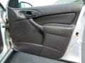 2001 CD Silver Metallic Ford Focus SE Sedan  photo #22