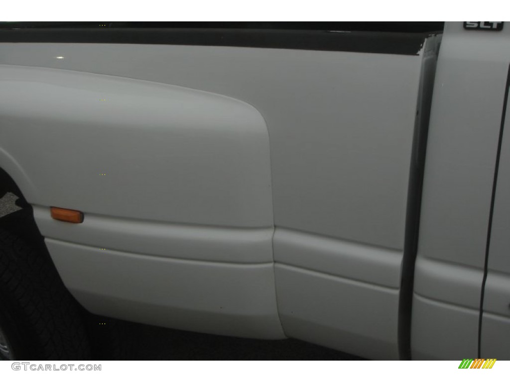 2001 Ram 3500 SLT Quad Cab 4x4 Dually - Bright White / Mist Gray photo #48