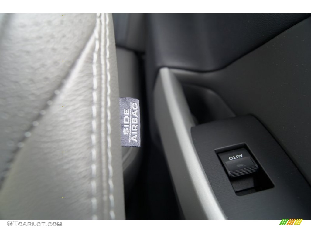 2010 Prius Hybrid V - Blue Ribbon Metallic / Dark Gray photo #34