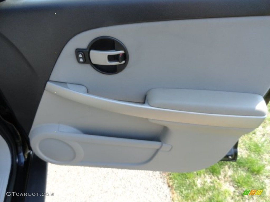 2005 Equinox LS AWD - Black / Light Gray photo #14