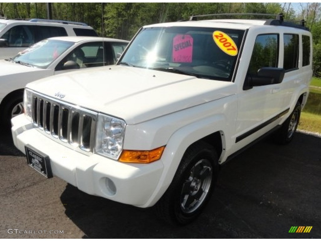 2007 Commander Sport 4x4 - Stone White / Medium Slate Gray photo #1