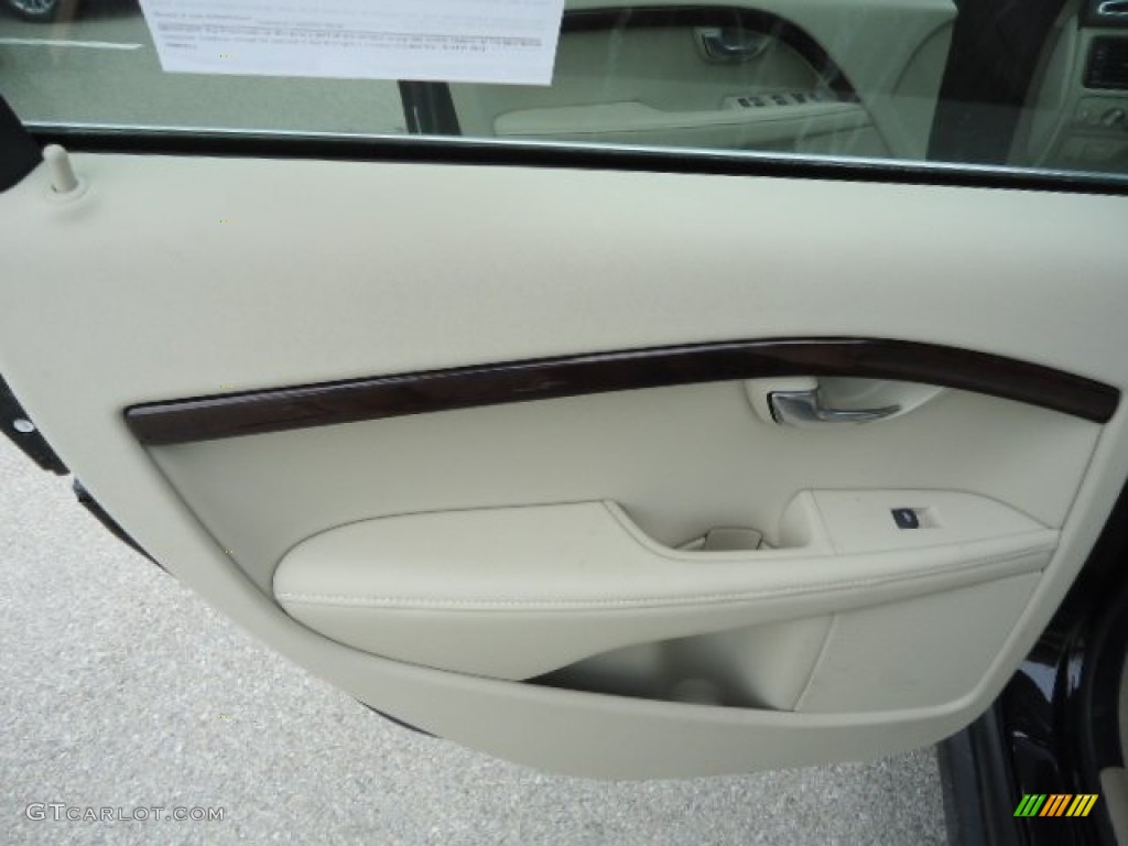 2012 Volvo XC70 3.2 AWD Sandstone Beige Door Panel Photo #64816208
