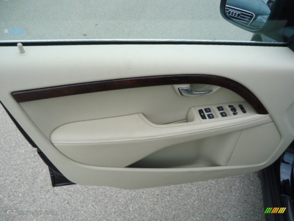 2012 Volvo XC70 3.2 AWD Sandstone Beige Door Panel Photo #64816217